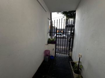 ALQUILER  PH 3 AMBIENTES MORON CON PATIO Y BALCON