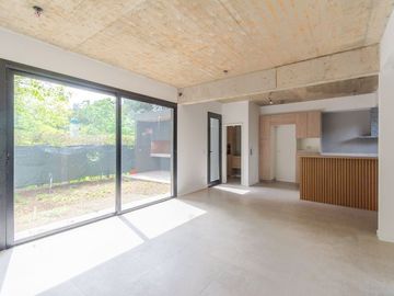 VENTA CASA TRES AMBIENTES PARQUE LELOIR A ESTRENAR