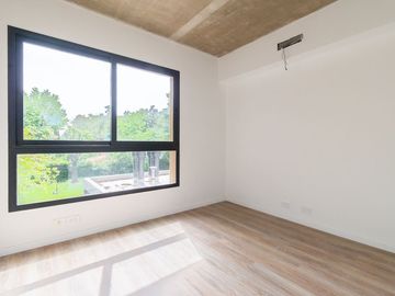 VENTA CASA TRES AMBIENTES PARQUE LELOIR A ESTRENAR