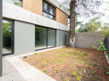 VENTA CASA TRES AMBIENTES PARQUE LELOIR A ESTRENAR