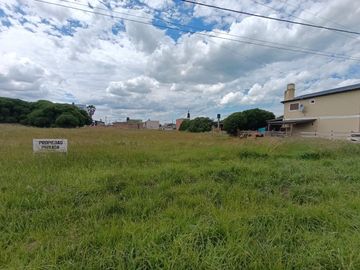 Venta Lote 525m2 Barrio Atlantida