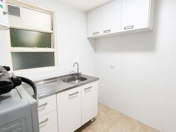 Monoambiente con vista al río y balcón