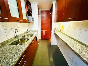 Departamento en arriendo c/ estacionamiento en Barrio El Golf
