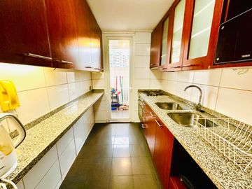 Departamento en arriendo c/ estacionamiento en Barrio El Golf