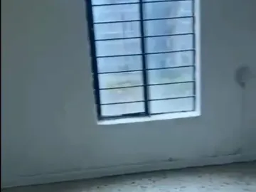 BUENOS AIRES. CASA DE 2 PLANTAS. DE OPORTUNIDAD.