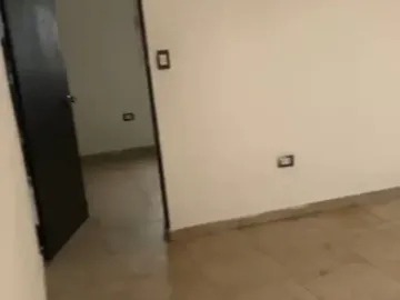 BUENOS AIRES. CASA DE 2 PLANTAS. DE OPORTUNIDAD.