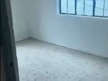 BUENOS AIRES. CASA DE 2 PLANTAS. DE OPORTUNIDAD.