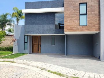 CASA EN RENTA EN JARDINES DE ZAVALETA