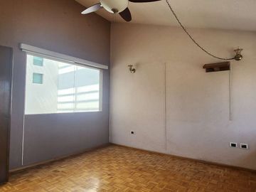 CASA EN VENTA EN ZAVALETA