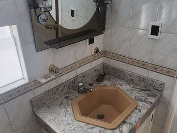 CASA EN VENTA EN ZAVALETA