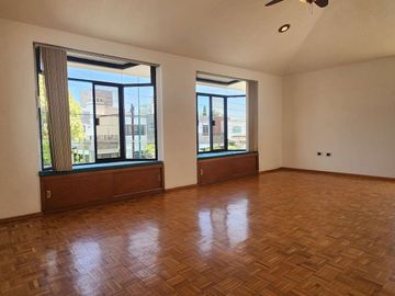 CASA EN VENTA EN ZAVALETA