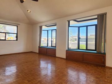 CASA EN VENTA EN ZAVALETA