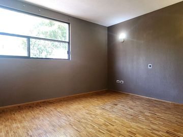 CASA EN VENTA EN ZAVALETA