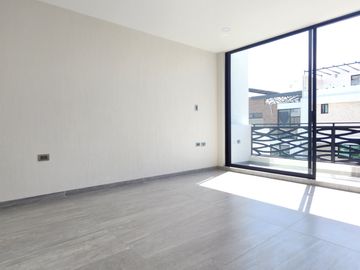 CASA EN VENTA EN LOMAS DE ANGELÓPOLIS