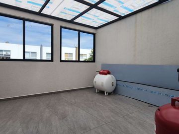 CASA EN VENTA EN LOMAS DE ANGELÓPOLIS