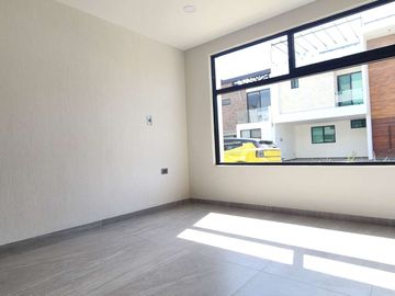 CASA EN VENTA EN LOMAS DE ANGELÓPOLIS