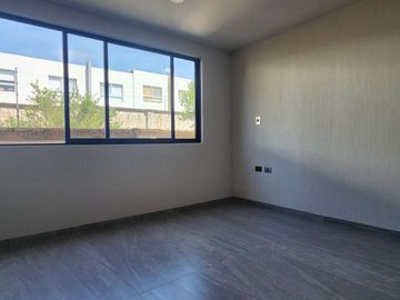 CASA EN VENTA EN LOMAS DE ANGELÓPOLIS
