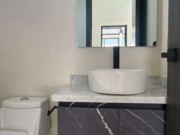 CASA EN VENTA EN LOMAS DE ANGELÓPOLIS