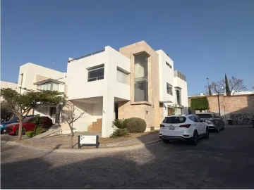 CASA EN VENTA PARQUE CASTELLANA LOMAS DE ANGELOPOLIS