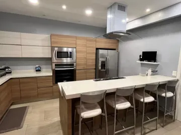 Residencia de Lujo en Valle Poniente