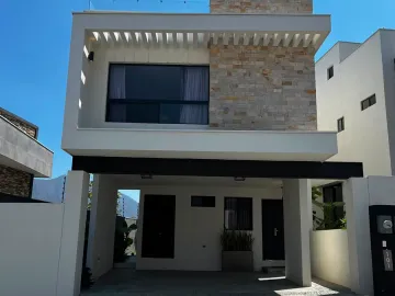 Casa en Venta en Monterrey, Carretera Nacional