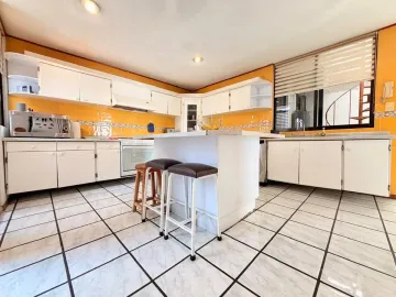 CASA EN VENTA ZONA CAMINO REAL Y ZAVALETA
