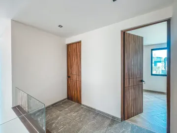 CASA EN VENTA CON SALA A DOBLE ALTURA EN LOMAS DE ANGELÓPOLIS III