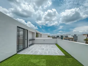 CASA EN VENTA CON SALA A DOBLE ALTURA EN LOMAS DE ANGELÓPOLIS III