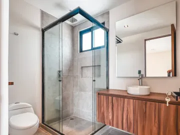 CASA EN VENTA CON SALA A DOBLE ALTURA EN LOMAS DE ANGELÓPOLIS III