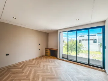 CASA EN VENTA CON SALA A DOBLE ALTURA EN LOMAS DE ANGELÓPOLIS III