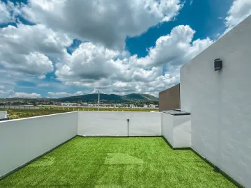 CASA EN VENTA CON SALA A DOBLE ALTURA EN LOMAS DE ANGELÓPOLIS III