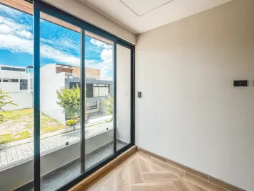 CASA EN VENTA CON SALA A DOBLE ALTURA EN LOMAS DE ANGELÓPOLIS III