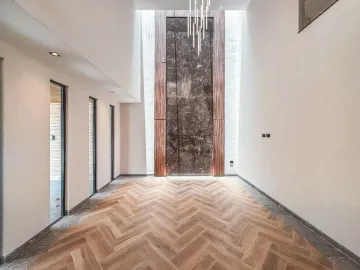 CASA EN VENTA CON SALA A DOBLE ALTURA EN LOMAS DE ANGELÓPOLIS III