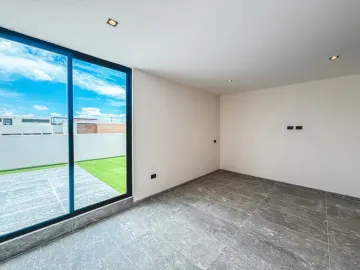 CASA EN VENTA CON SALA A DOBLE ALTURA EN LOMAS DE ANGELÓPOLIS III