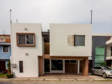 Casa en Lomas de Angelópolis I, Fracc Valle Real , en Venta $4,490,000 a unos pasos de Chedraui