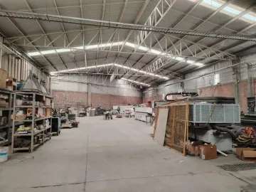 Infraestructura industrial con oficinas corporativas, lista para operación inmediata.