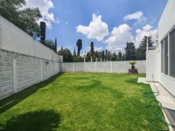 Residencia con recámara en PB en La Calera, Puebla