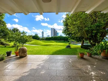 CASA EN VENTA CON VISTA AL CAMPO DE GOLF EN LA VISTA COUNTRY CLUB