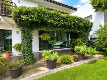 CASA EN VENTA CON VISTA AL CAMPO DE GOLF EN LA VISTA COUNTRY CLUB