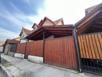 CASA QUILICURA VENDO POR VIAJE