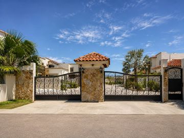 CASA EN PRIVADA DIAMANTE EN LA PAZ BAJA CALIFORNIA SUR