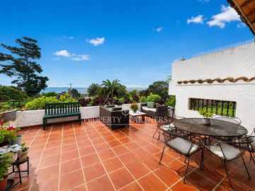 Exclusiva propiedad con vista panorámica al mar y humedal – Santo Domingo