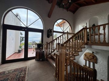 Exclusiva propiedad con vista panorámica al mar y humedal – Santo Domingo