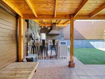 Casa en Venta en Condominio de Peñalolén