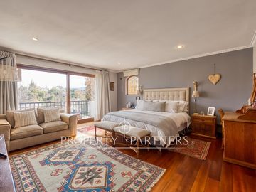 Excelente casa  con gran jardín en Huinganal