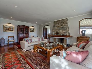 Excelente casa  con gran jardín en Huinganal