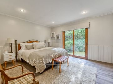 Excelente casa  con gran jardín en Huinganal