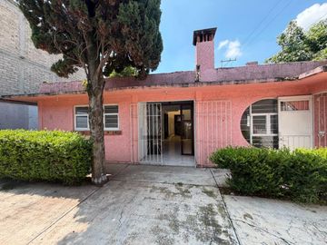 Casa sola en venta en Nueva Oxtotitlán, Toluca, México