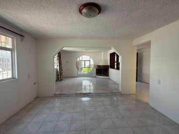Casa sola en venta en Nueva Oxtotitlán, Toluca, México