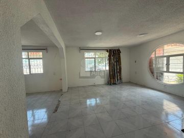 Casa sola en venta en Nueva Oxtotitlán, Toluca, México